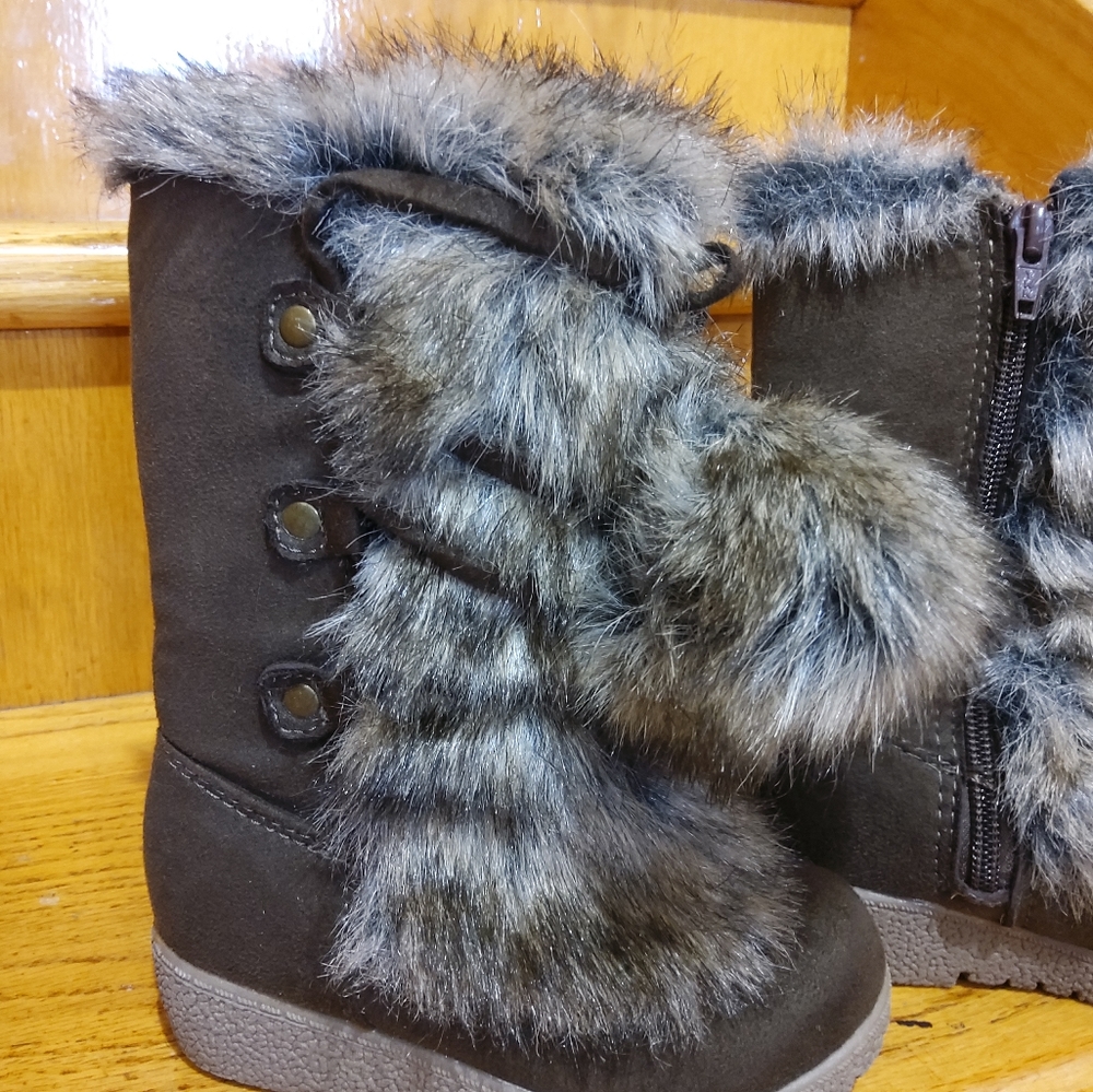 boots - Picture 3 of 6